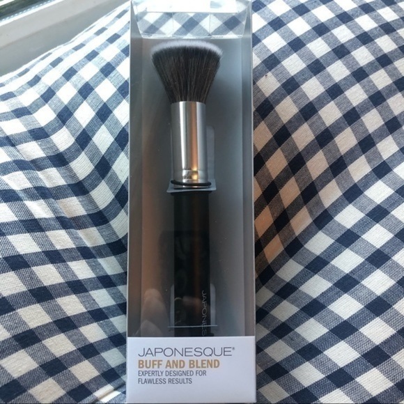 Japonesque Buff And Blend Makeup Brush NWT - Picture 1 of 2